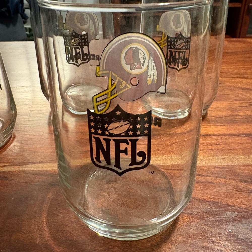 NFL Washington Redskins Set of 8 Juice Glasses with Carafe, Glasses are 4.75 in - Picture 6 of 7